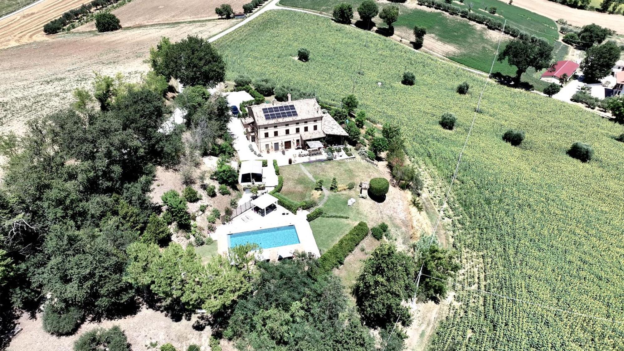 Bed&Breakfast La Vecchia Scuola Montefano Exterior foto